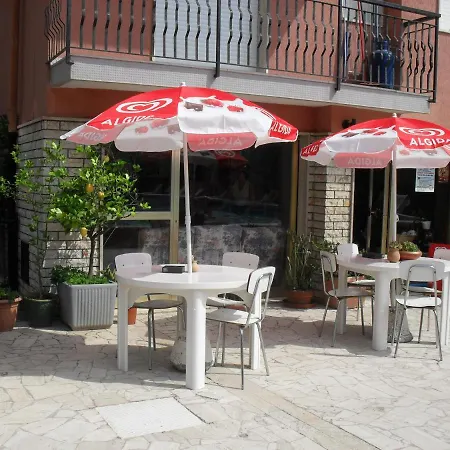 Casa Vacanze Perla Marina - By Mamberto S.r.l. Apartahotel 3*