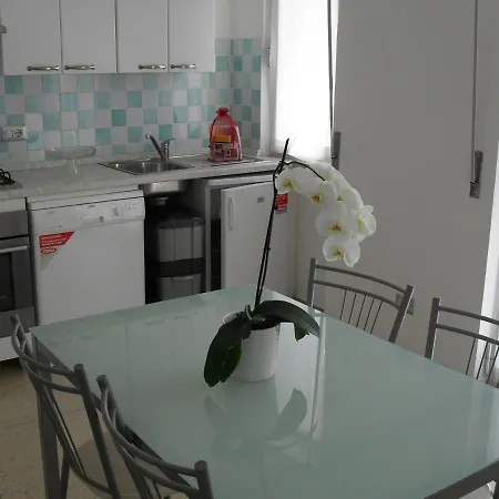 Casa Vacanze Perla Marina - By Mamberto S.r.l. 3* Pietra Ligure